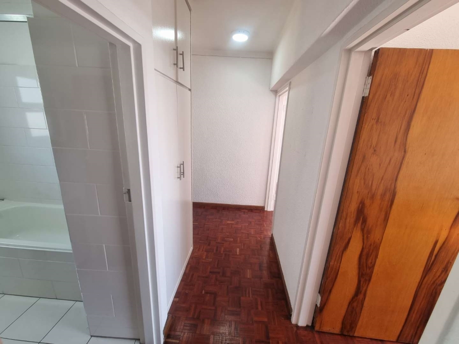 To Let 1 Bedroom Property for Rent in Sea Point Western Cape